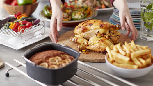 různé pokrmy připravované ve fritéze Airfryer