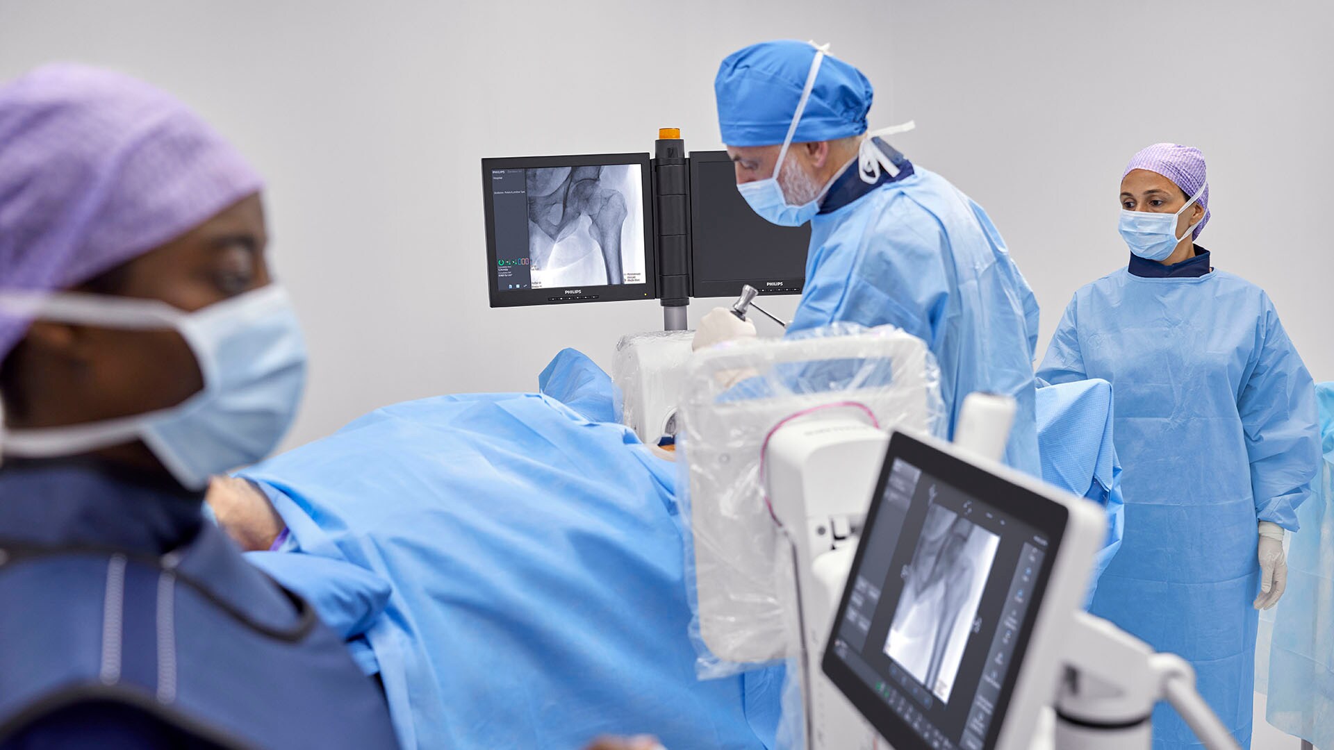 Philips extends its mobile C-arm range with Zenition 30, alleviating staff shortages by empowering surgeons with greater personalization and control